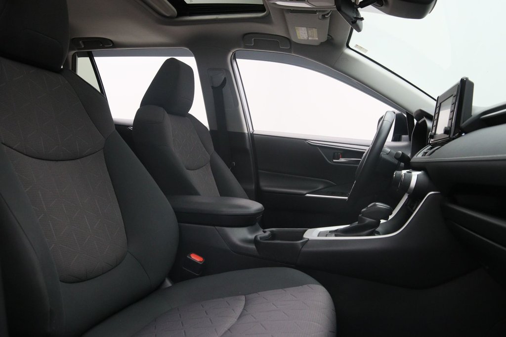 Toyota RAV4  2019 à Jonquière, Québec - 16 - w1024h768px