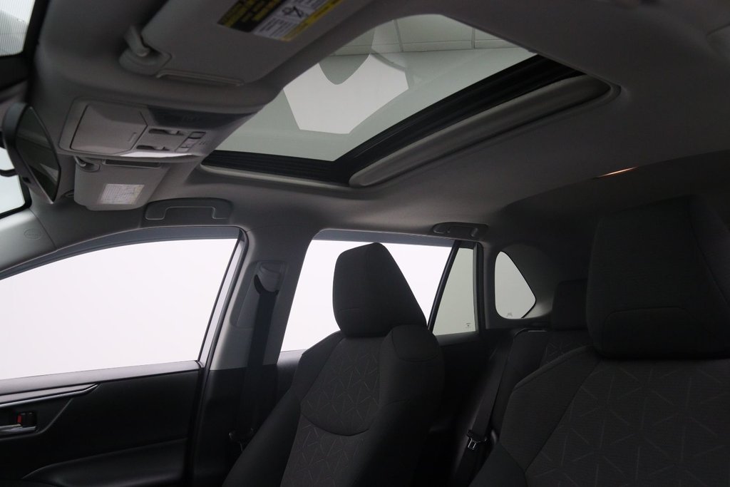 Toyota RAV4  2019 à Jonquière, Québec - 8 - w1024h768px