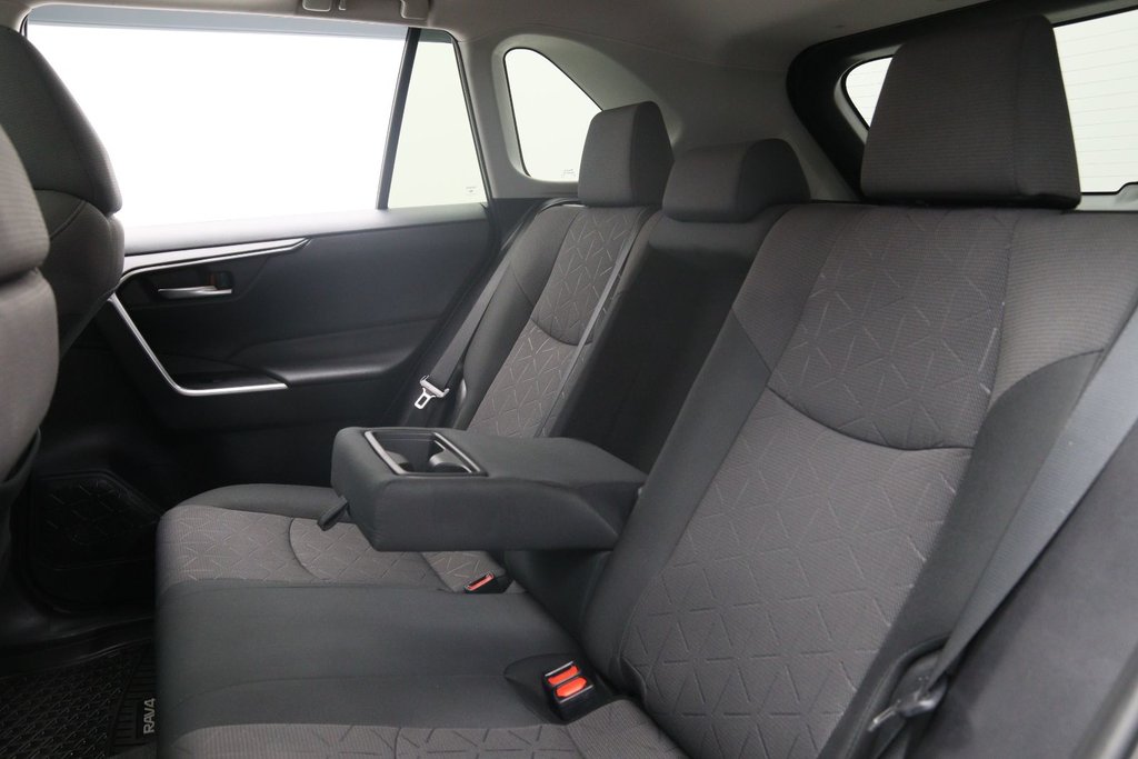 Toyota RAV4  2019 à Jonquière, Québec - 9 - w1024h768px