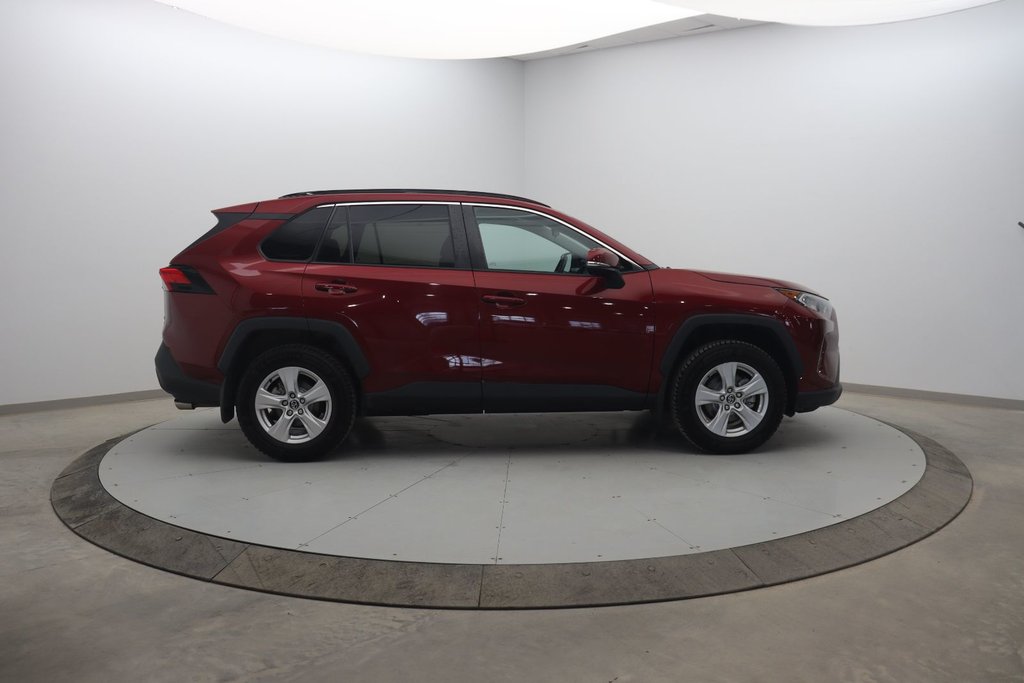 2019 Toyota RAV4 in Sept-Îles, Quebec - 3 - w1024h768px