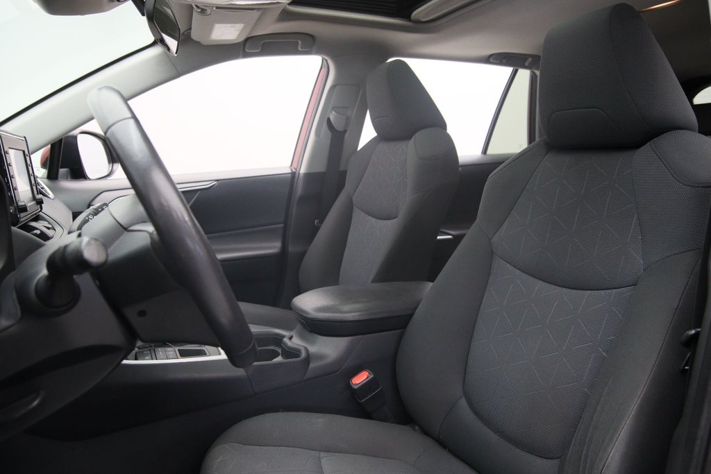 2019 Toyota RAV4 in Sept-Îles, Quebec - 6 - w1024h768px