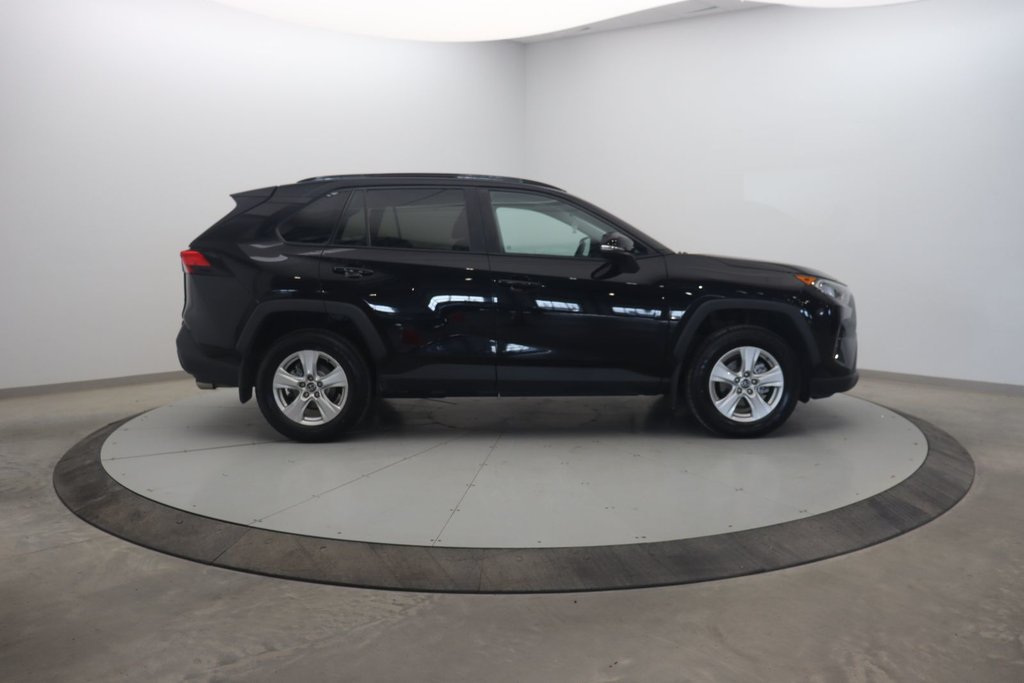 Toyota RAV4 XLE 2019 à Chicoutimi, Québec - 3 - w1024h768px