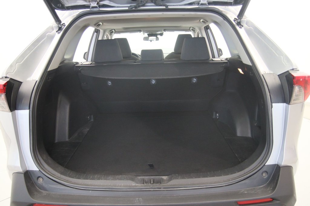 2019 Toyota RAV4 in Baie-Comeau, Quebec - 18 - w1024h768px
