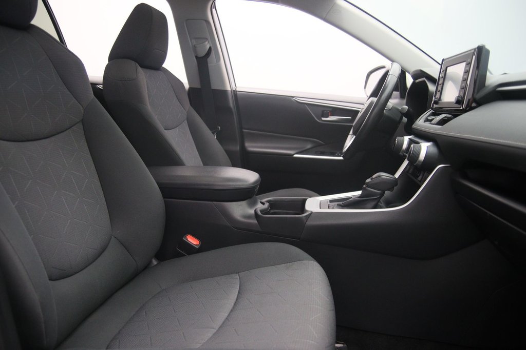 2019 Toyota RAV4 in Baie-Comeau, Quebec - 16 - w1024h768px