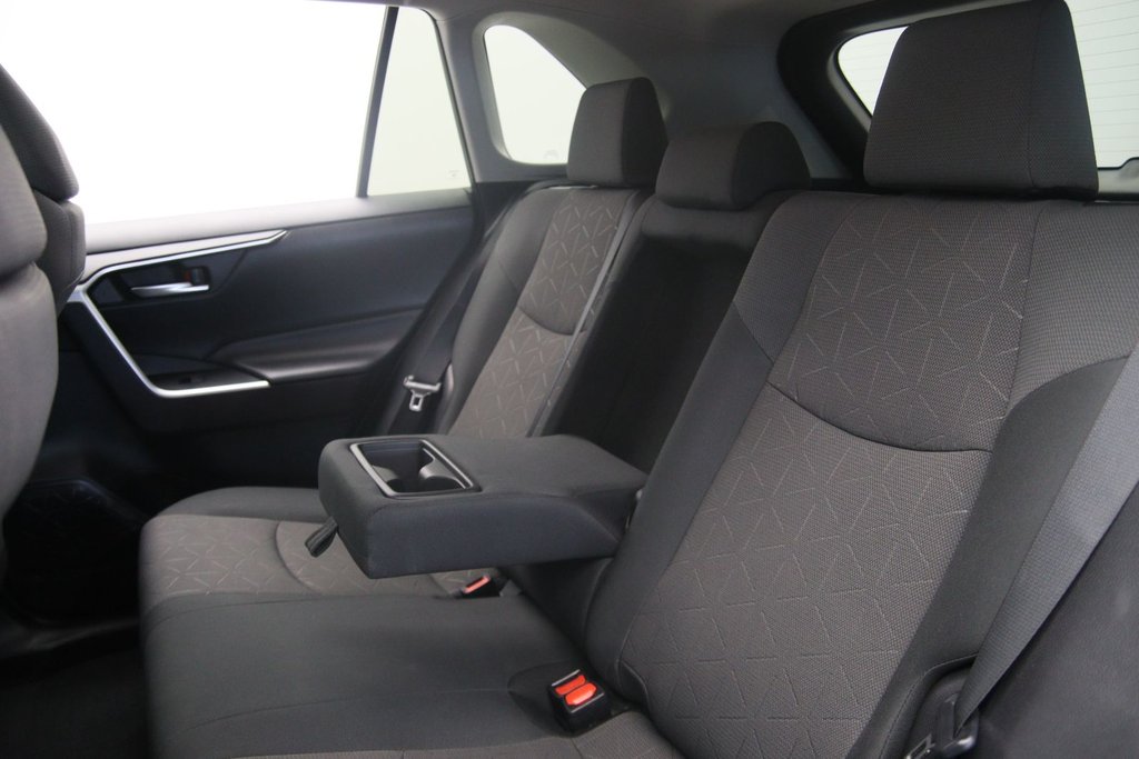 2019 Toyota RAV4 in Baie-Comeau, Quebec - 9 - w1024h768px