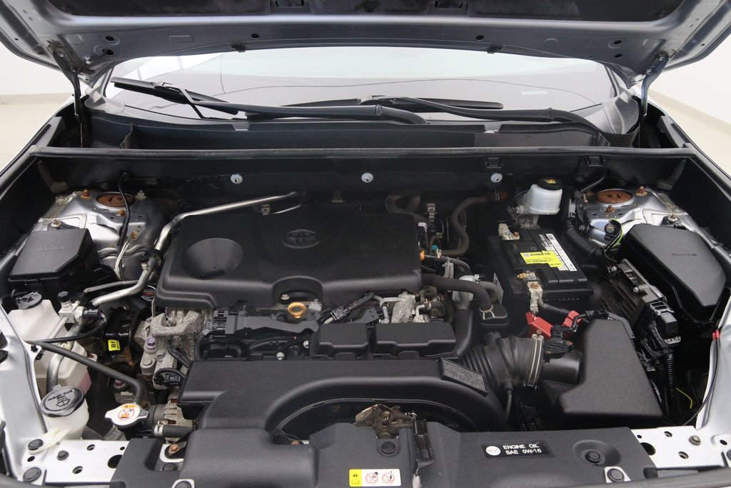 2020 Toyota RAV4 in Sept-Îles, Quebec - 15 - w1024h768px