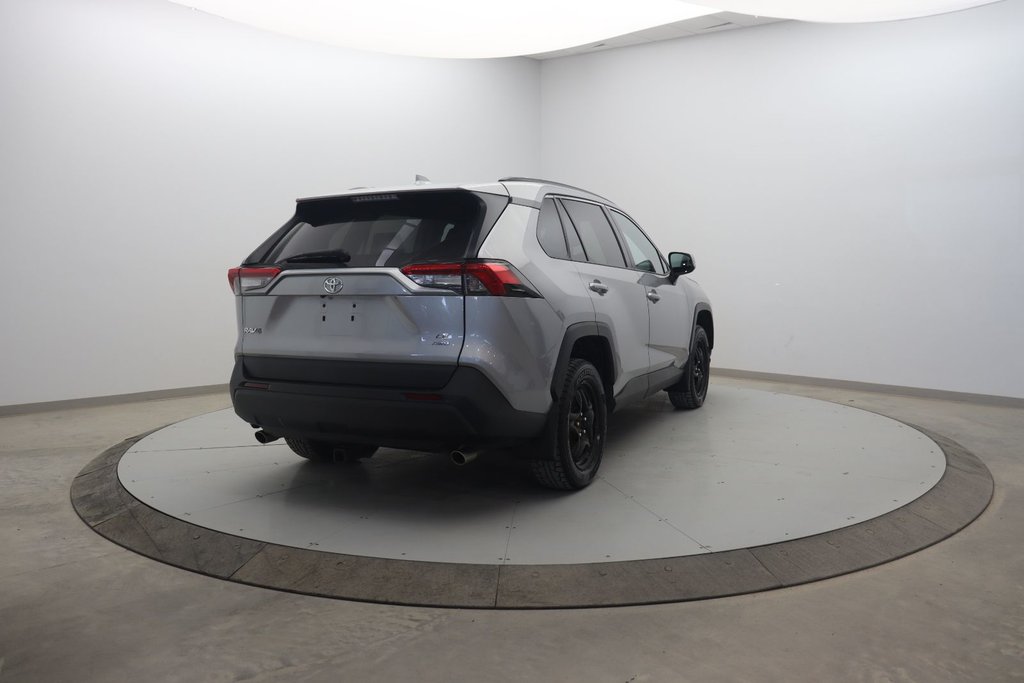 2020 Toyota RAV4 in Sept-Îles, Quebec - 4 - w1024h768px