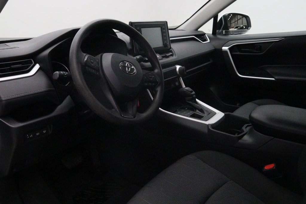 Toyota RAV4  2022 à Jonquière, Québec - 6 - w1024h768px