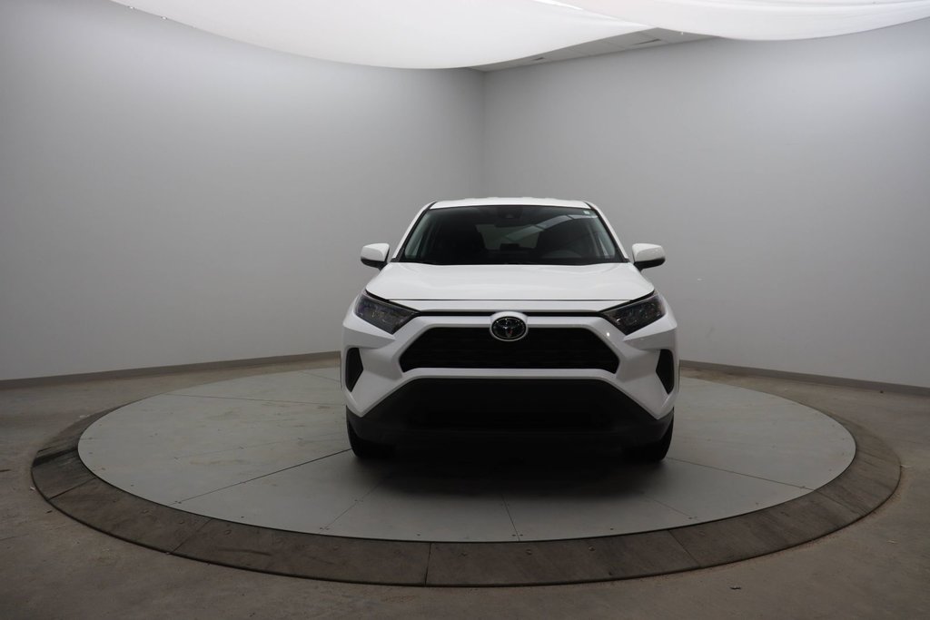 Toyota RAV4  2022 à Jonquière, Québec - 2 - w1024h768px