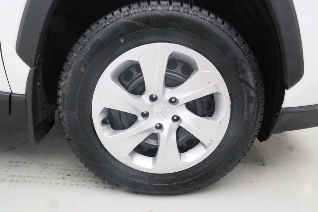 Toyota RAV4  2022 à Jonquière, Québec - 18 - w1024h768px