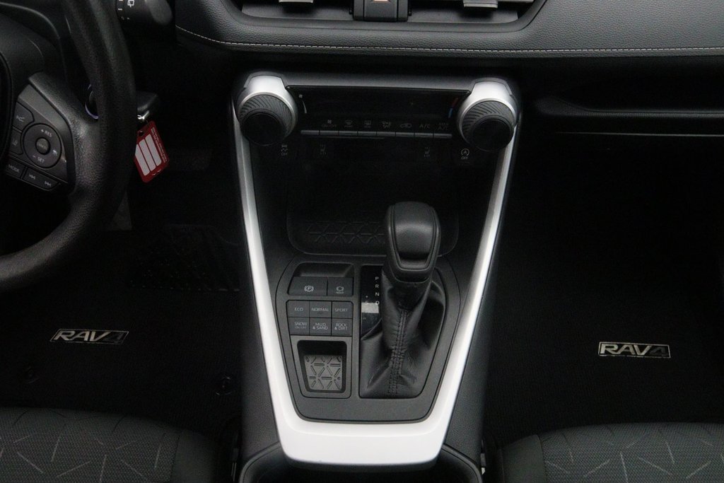 Toyota RAV4  2022 à Jonquière, Québec - 13 - w1024h768px
