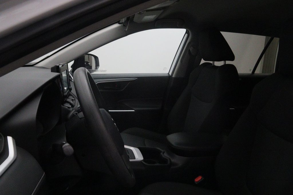 Toyota RAV4  2022 à Jonquière, Québec - 7 - w1024h768px