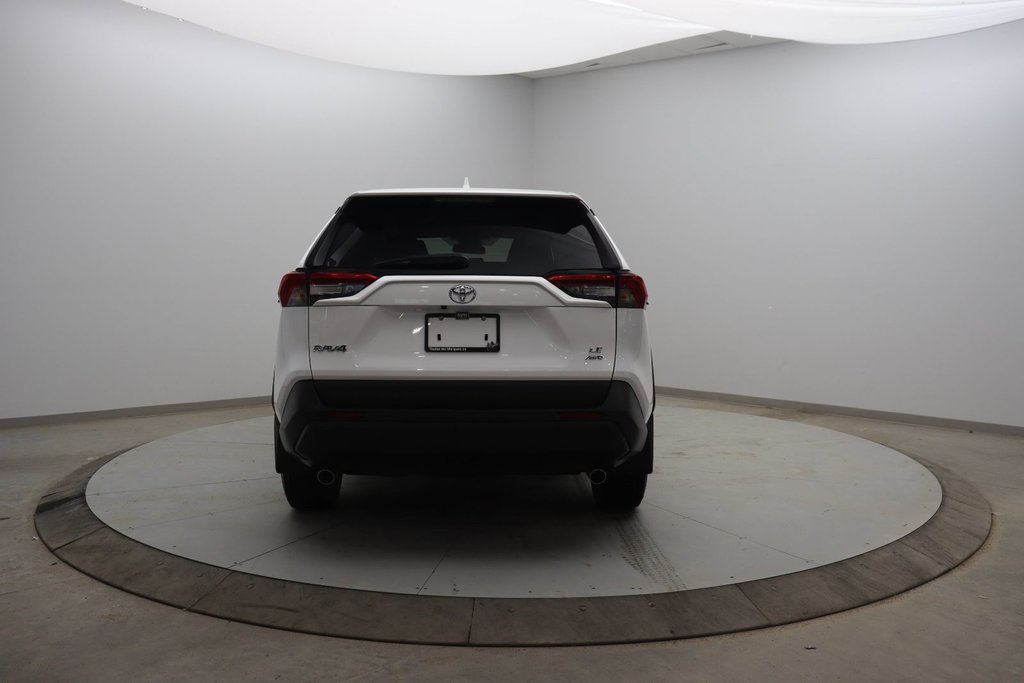 Toyota RAV4  2022 à Jonquière, Québec - 5 - w1024h768px
