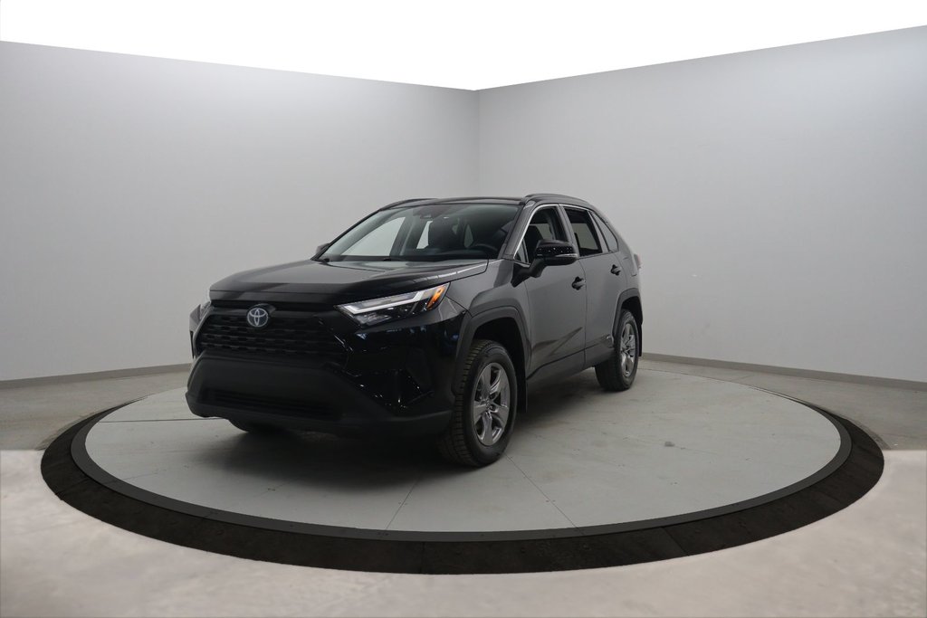 2022 Toyota RAV4 in Sept-Îles, Quebec - 1 - w1024h768px