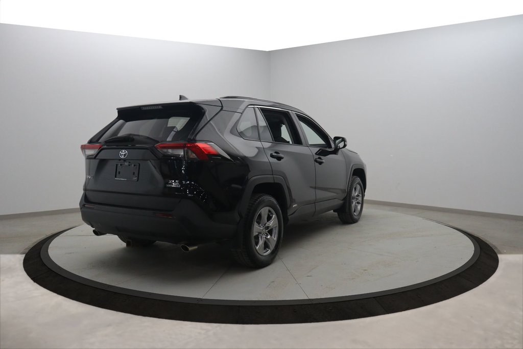 2022 Toyota RAV4 in Sept-Îles, Quebec - 4 - w1024h768px