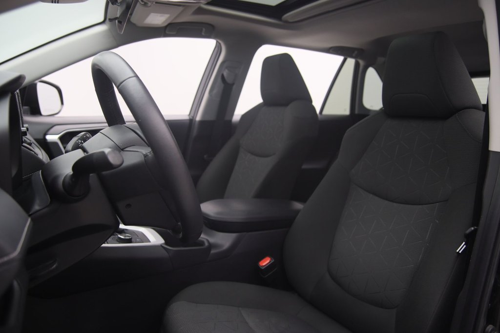 2022 Toyota RAV4 in Sept-Îles, Quebec - 7 - w1024h768px