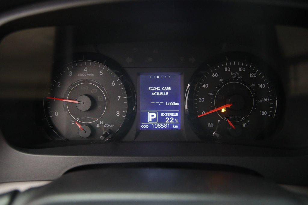 2016 Toyota Sienna in Sept-Îles, Quebec - 14 - w1024h768px