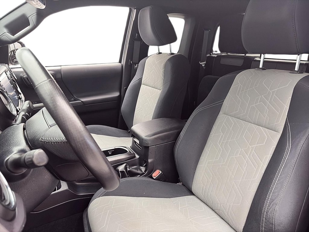 2020 Toyota Tacoma in Baie-Comeau, Quebec - 7 - w1024h768px