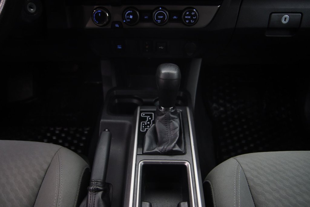 Toyota Tacoma  2020 à Jonquière, Québec - 13 - w1024h768px