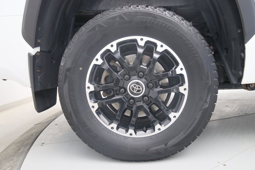 2023 Toyota Tundra in Sept-Îles, Quebec - 16 - w1024h768px
