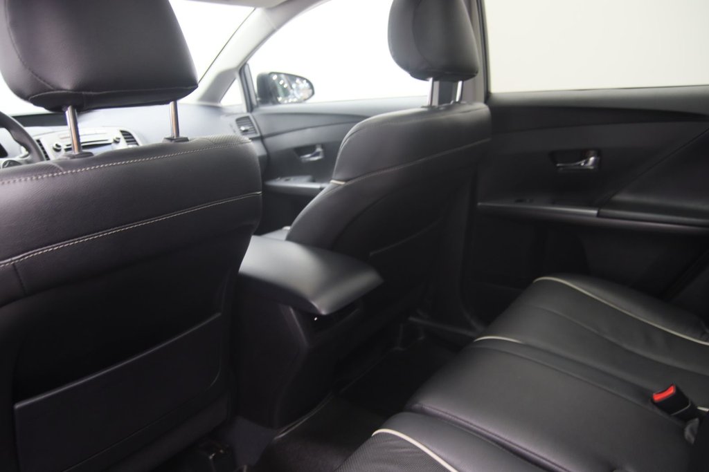 2016 Toyota Venza XLE in Chicoutimi, Quebec - 9 - w1024h768px