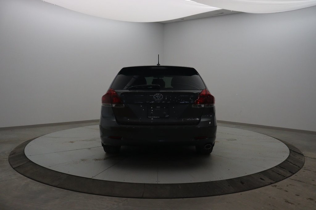 2016 Toyota Venza XLE in Chicoutimi, Quebec - 5 - w1024h768px