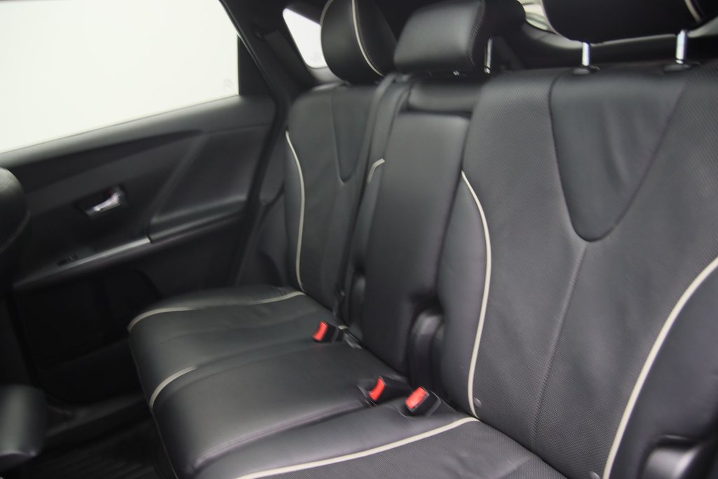 2016 Toyota Venza XLE in Chicoutimi, Quebec - 10 - w1024h768px