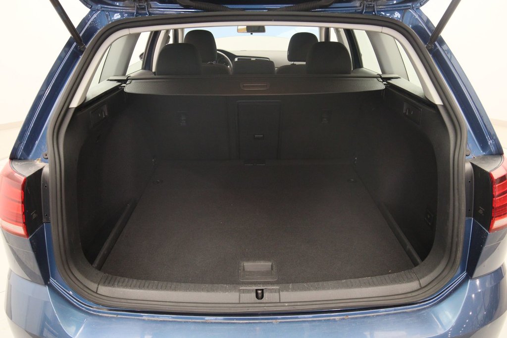 2019 Volkswagen Golf SportWagen in Chicoutimi, Quebec - 8 - w1024h768px