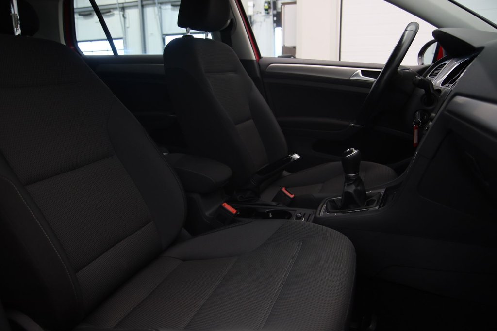 Volkswagen Golf  2017 à Baie-Comeau, Québec - 15 - w1024h768px