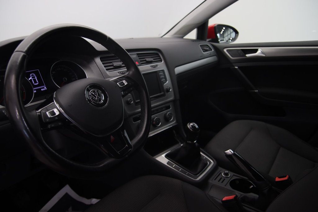 Volkswagen Golf  2017 à Baie-Comeau, Québec - 6 - w1024h768px