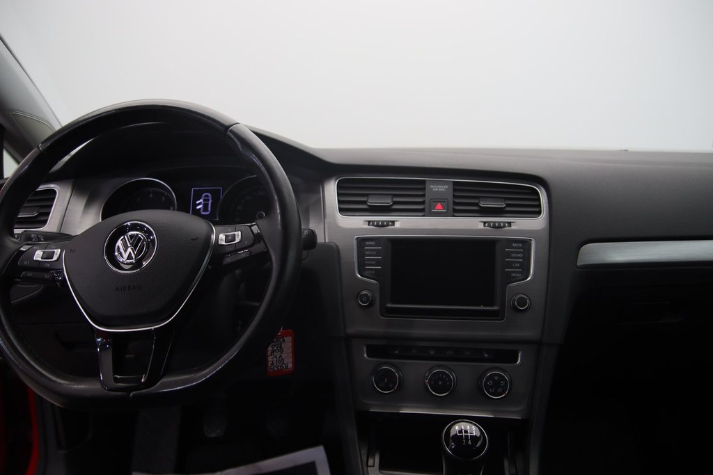 Volkswagen Golf  2017 à Baie-Comeau, Québec - 10 - w1024h768px
