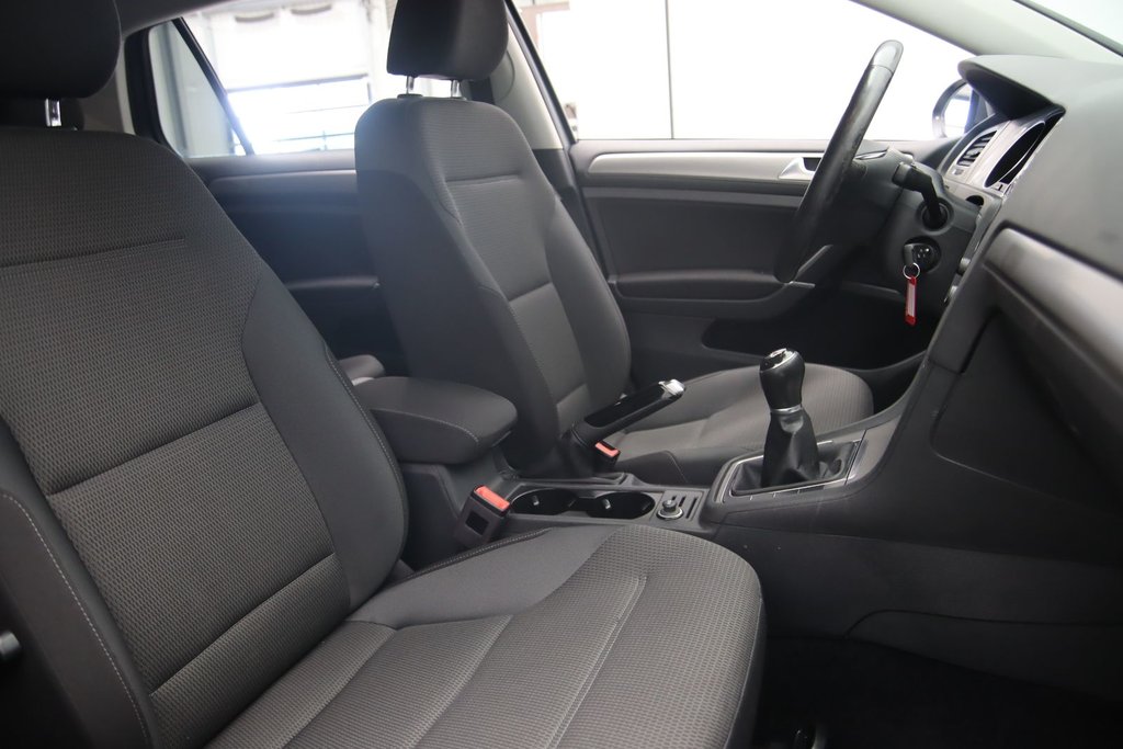 Volkswagen Golf  2017 à Jonquière, Québec - 15 - w1024h768px