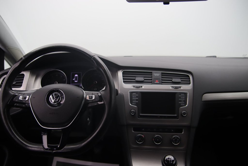 Volkswagen Golf  2017 à Jonquière, Québec - 10 - w1024h768px