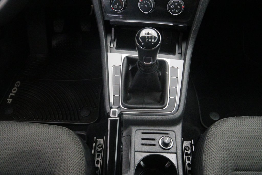2021 Volkswagen Golf in Baie-Comeau, Quebec - 13 - w1024h768px