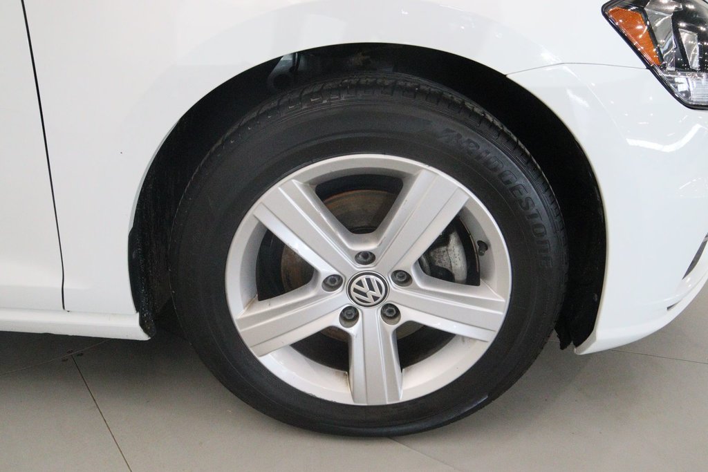 2021 Volkswagen Golf in Baie-Comeau, Quebec - 18 - w1024h768px