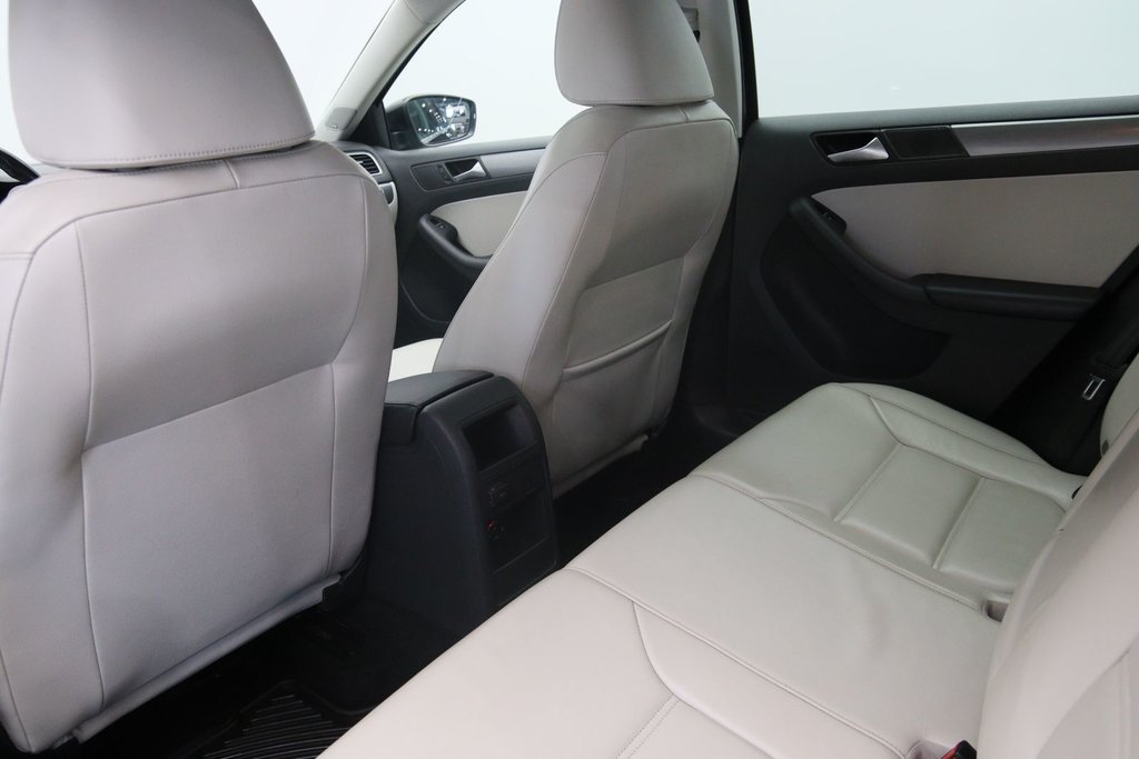 Volkswagen Jetta Sedan  2016 à Jonquière, Québec - 9 - w1024h768px