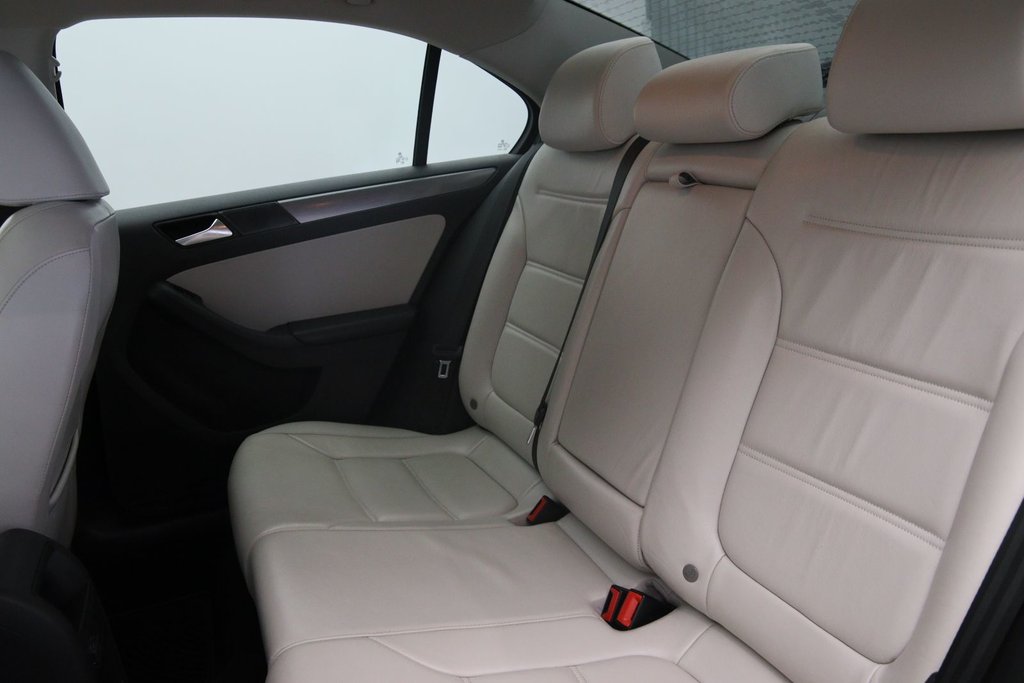 Volkswagen Jetta Sedan  2016 à Jonquière, Québec - 10 - w1024h768px