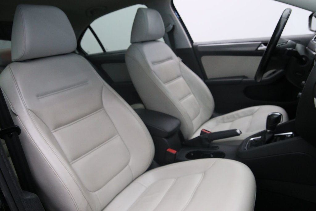 Volkswagen Jetta Sedan  2016 à Jonquière, Québec - 14 - w1024h768px