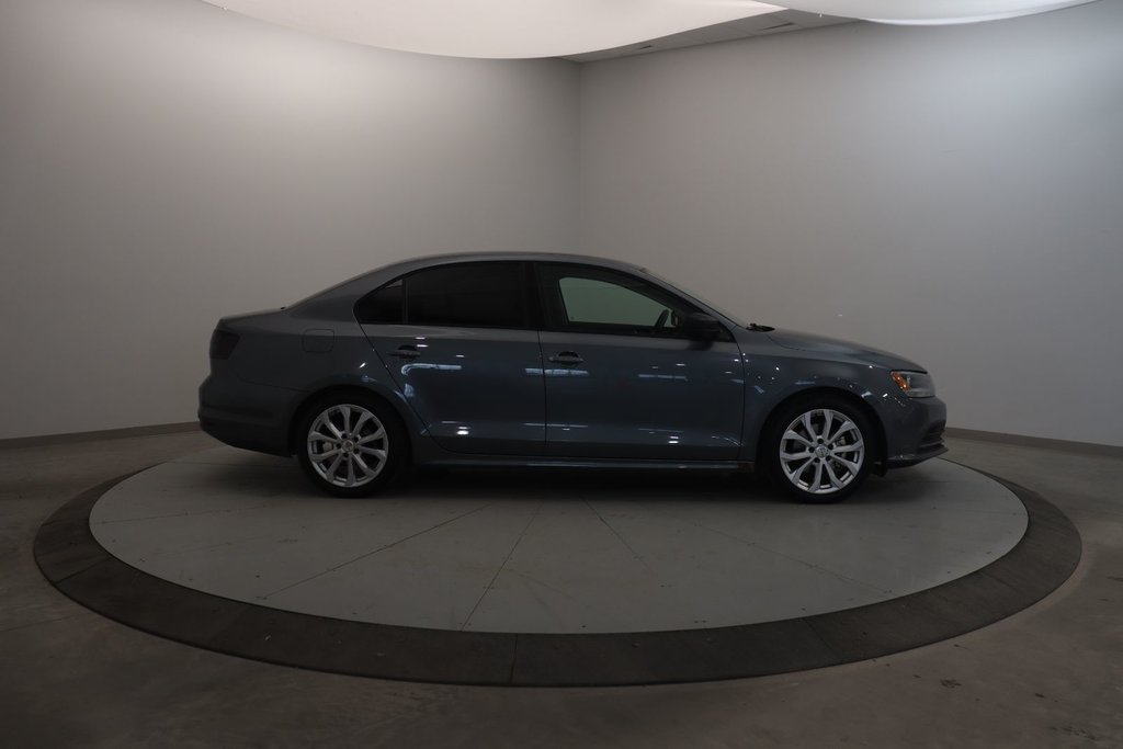 Volkswagen Jetta Sedan  2017 à Jonquière, Québec - 3 - w1024h768px