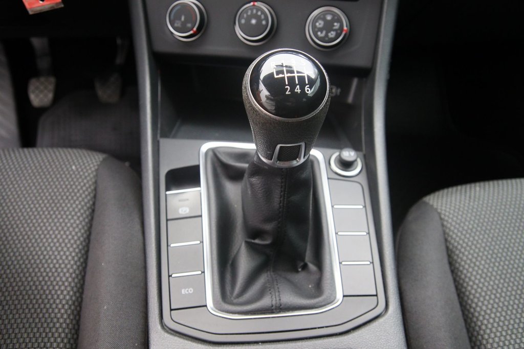 Volkswagen Jetta  2019 à Jonquière, Québec - 13 - w1024h768px