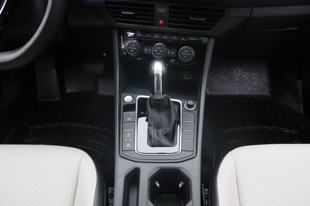 Volkswagen Jetta Highline 2019 à Jonquière, Québec - 13 - w1024h768px