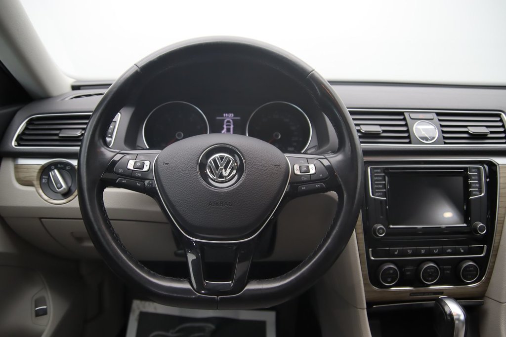 Volkswagen Passat  2017 à Sept-Îles, Québec - 12 - w1024h768px