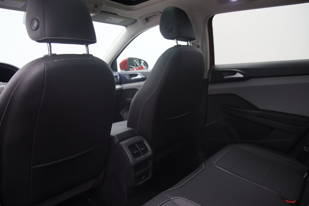 2023 Volkswagen Taos in Jonquière, Quebec - 9 - w1024h768px