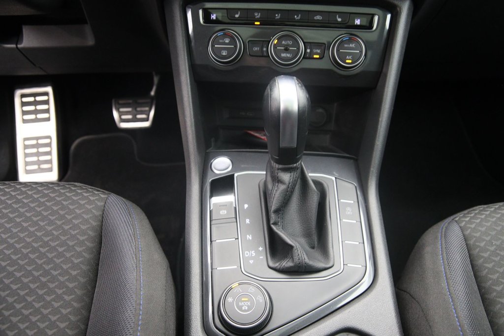 2021 Volkswagen Tiguan in Jonquière, Quebec - 14 - w1024h768px