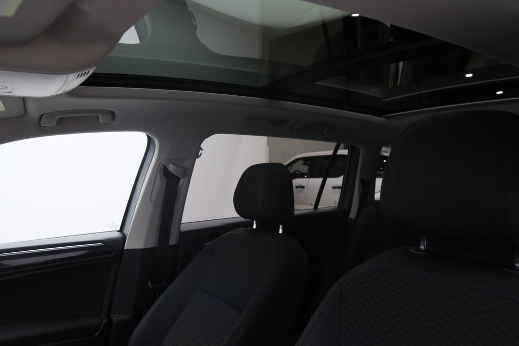 2021 Volkswagen Tiguan in Jonquière, Quebec - 8 - w1024h768px