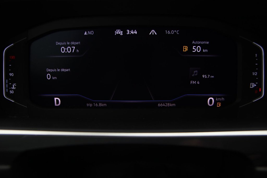 2021 Volkswagen Tiguan in Jonquière, Quebec - 13 - w1024h768px