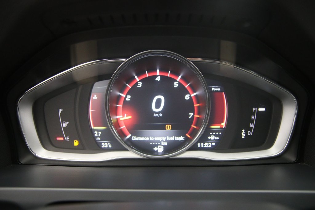 2018 Volvo V60 Cross Country in Baie-Comeau, Quebec - 13 - w1024h768px