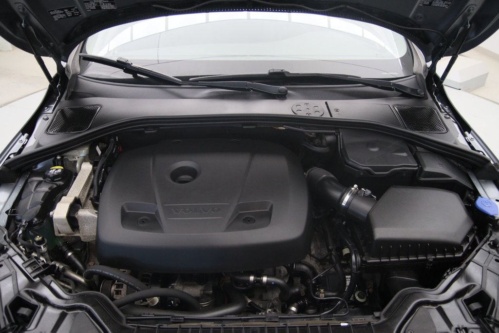 2018 Volvo V60 Cross Country in Baie-Comeau, Quebec - 15 - w1024h768px