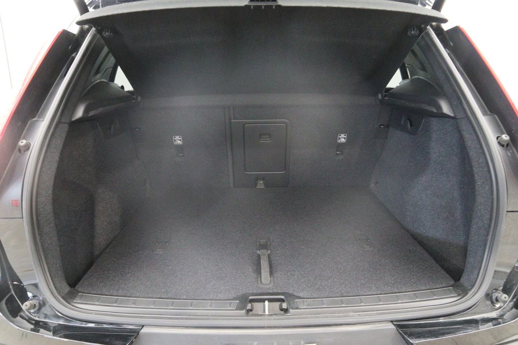 2021 Volvo XC40 Momentum in Chicoutimi, Quebec - 16 - w1024h768px