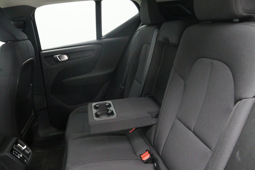 2021 Volvo XC40 Momentum in Chicoutimi, Quebec - 9 - w1024h768px